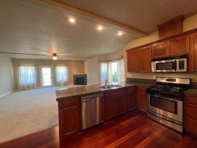 Photo - Spacious 3 Bedroom Home in Hood River