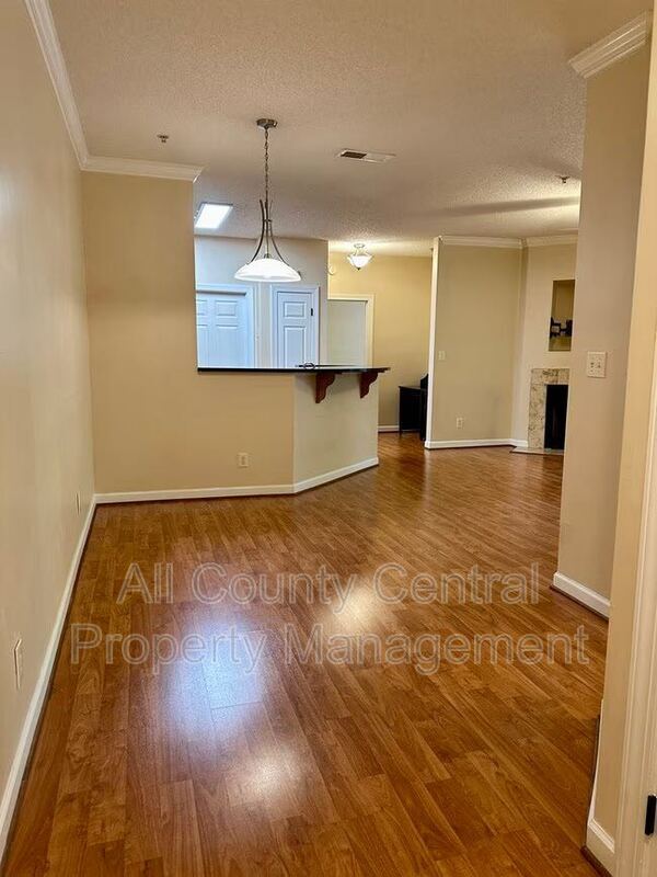 Photo - 208 Sterling Oaks Dr