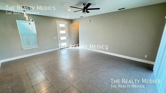 Photo - 13 Zinnia Ln
