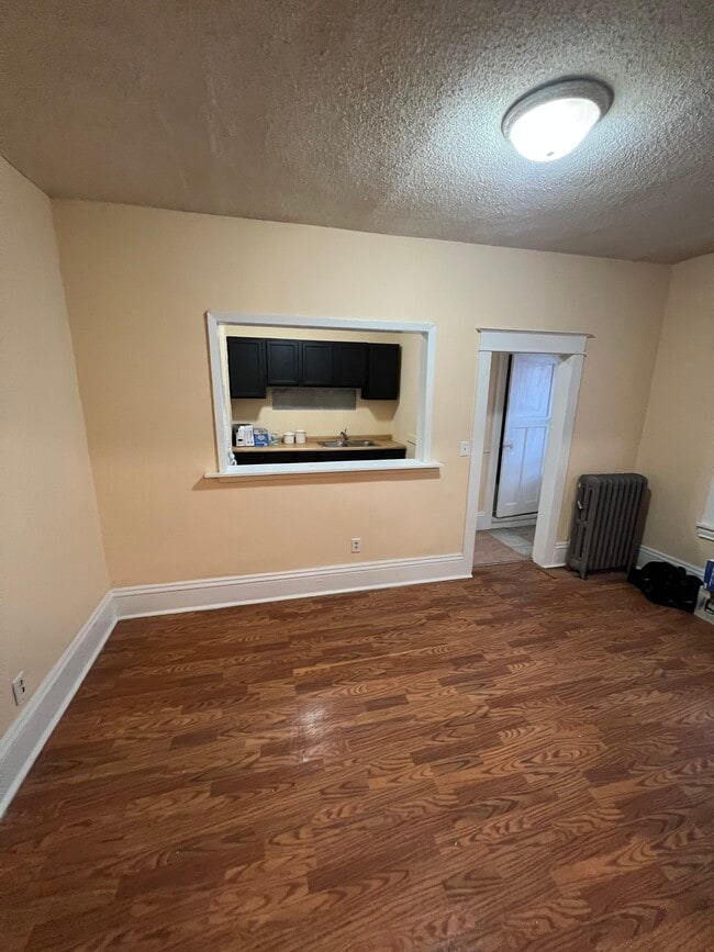 Photo - 1571 Sherburne Ave