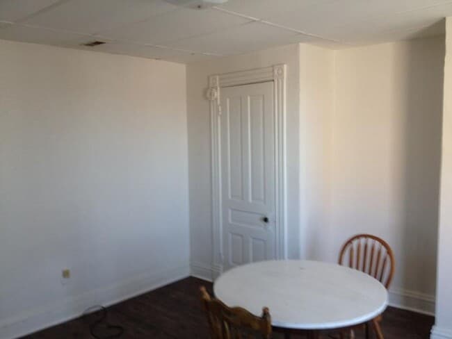 Photo - Small Affordable Downtown Davenport Studio Unidad Apt #7