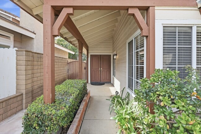 3353 Silvertip Rd
