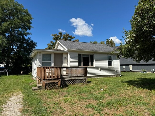 Building Photo - Cute 1 Bedroom House!!