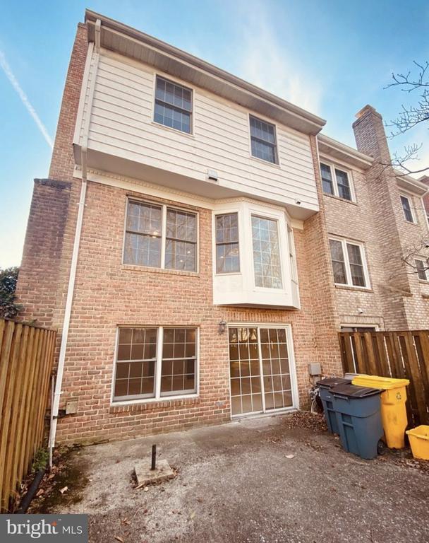 1013 Shire Ct Townhome Townhome Rental in Crofton MD