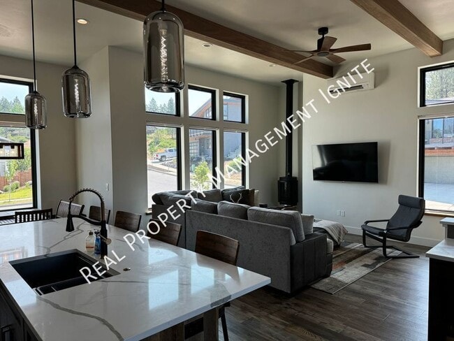 Photo - 61145 SW Beverly Wy