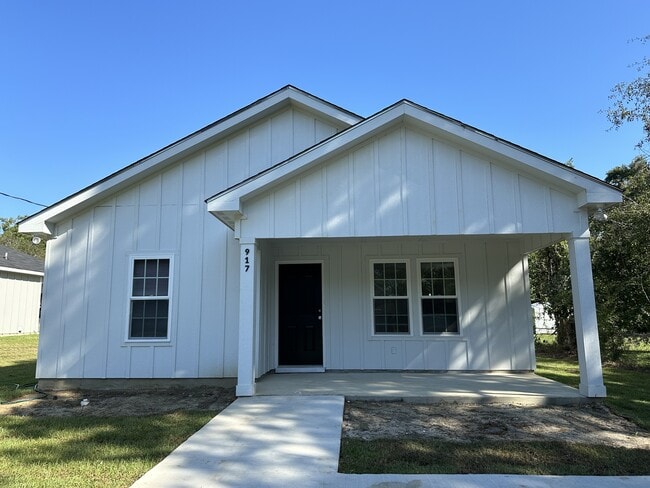Building Photo - 917 E 38th St Rental