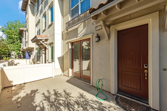 1545 E Lincoln Ave