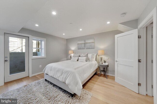 731 Park Rd NW