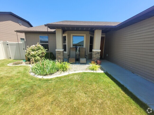 Building Photo - 638 Field Stream Way Rental