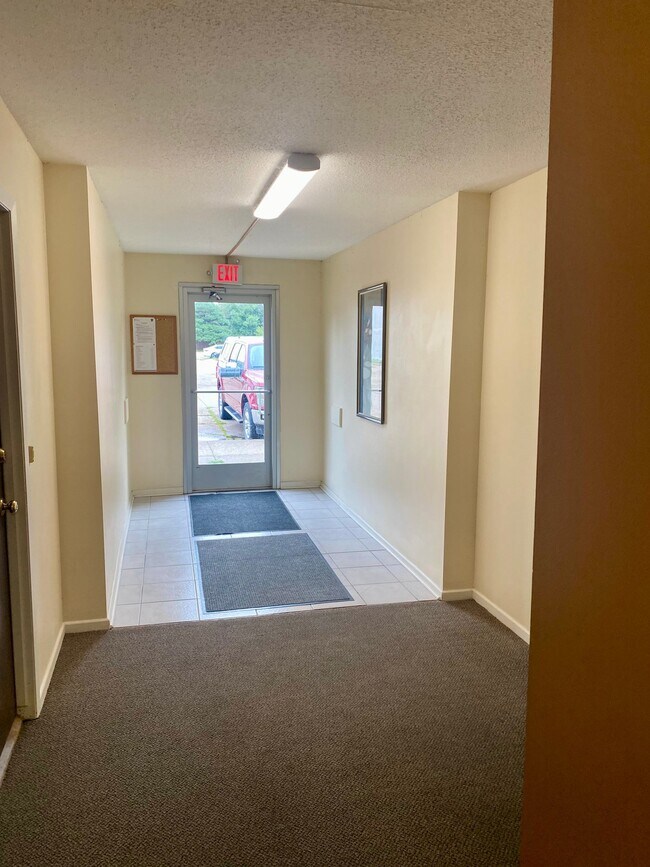 2005 NW Hickory Ln Unit 11