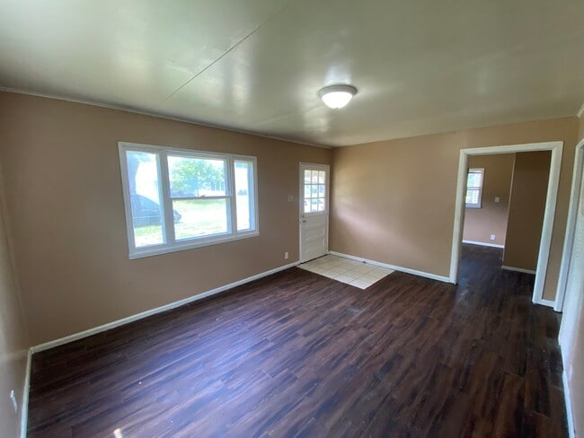 Photo - 225 Grace St