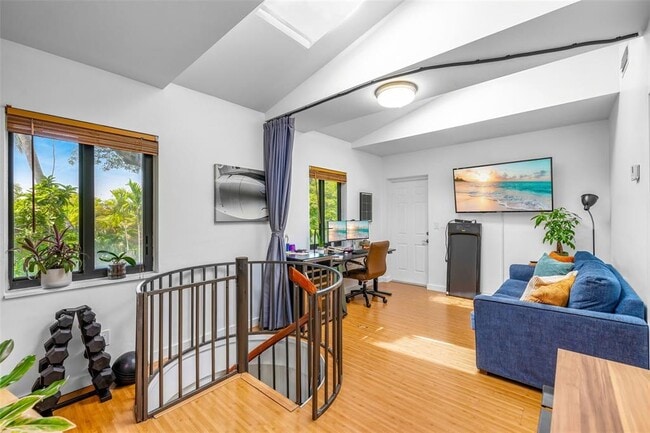 Photo - 801 NE 18th Ave