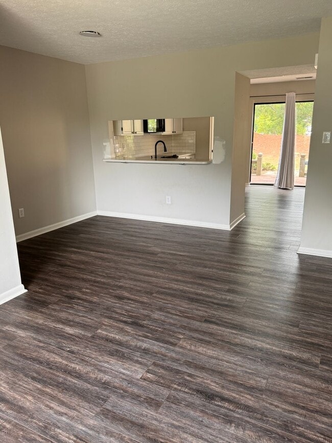 Photo - 214 Walnut Ridge Dr