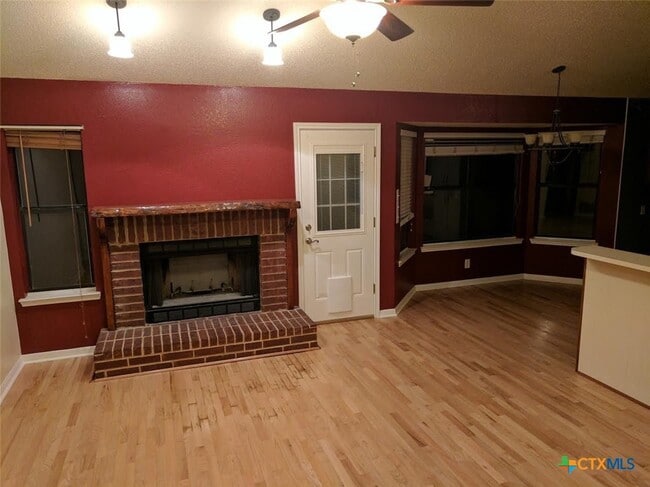 Building Photo - 1502 Stratford Dr Rental