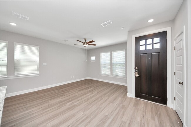 Photo - 5300 Berkeley Knl Cir