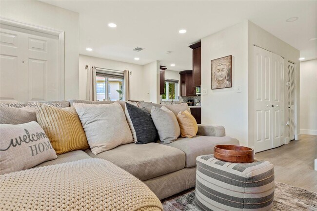 Photo - 18606 SW 100th Ave