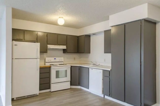 Photo - Cougar Ridge Apartments