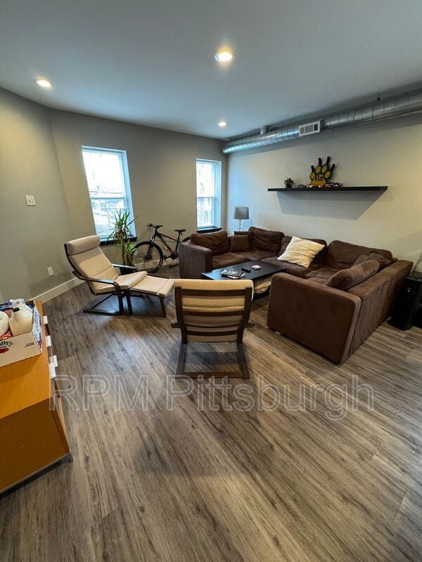 Photo - 5148 Dearborn St