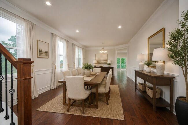 2825 Dillon Dr