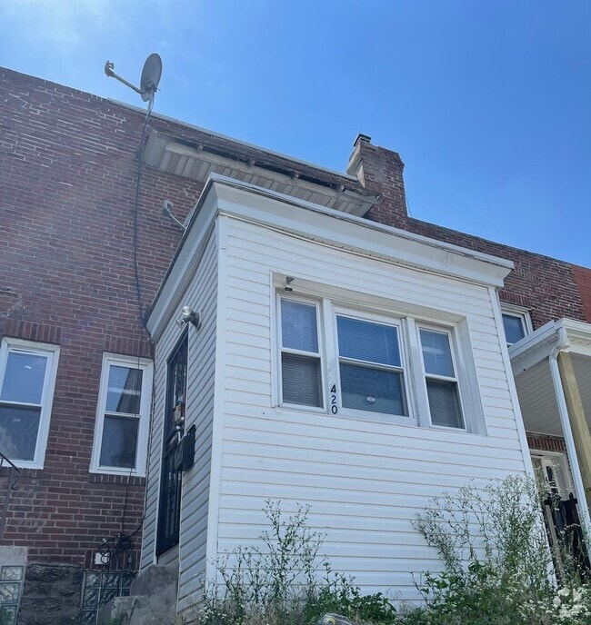 Building Photo - Lovely 3-bedroom townhome near 69th St.