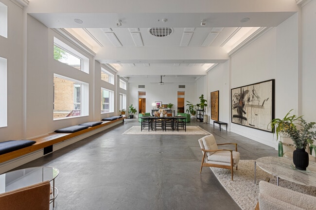 Photo - 1019 N Wolcott Ave