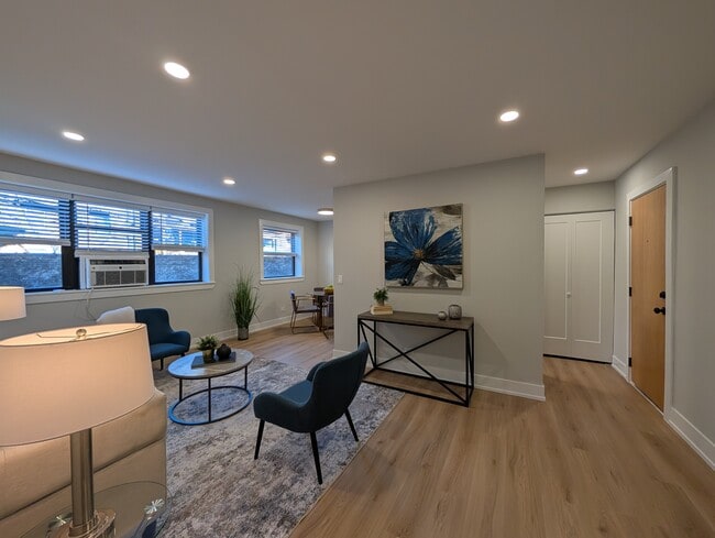 Photo - 514 W Aldine Ave