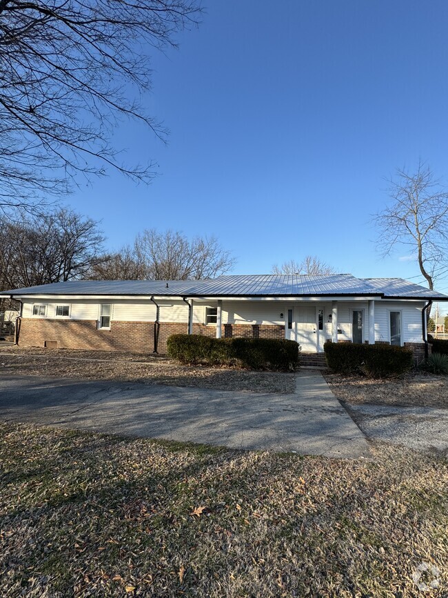 Building Photo - 1409 H C Mathis Dr Rental