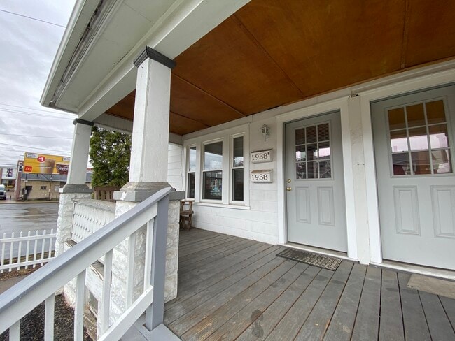 Photo - 1938 W 4th St Unit 1938 2nd Floor