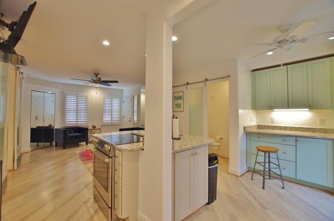 Photo - 2407 Arlington Blvd