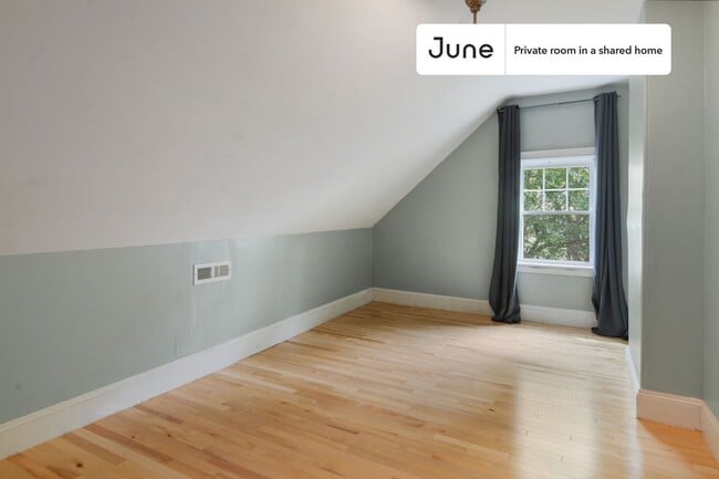 Photo - Room in Shared 7 bed/2.5 bath home Unidad E