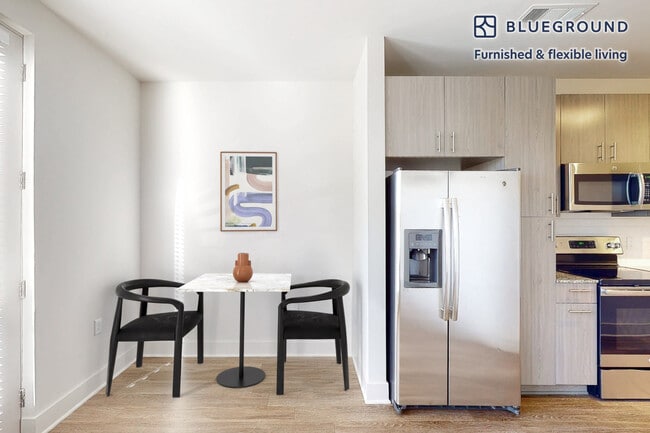 Photo - 820 Concorde Cir Unidad FL1-ID8348A