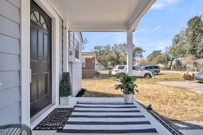 Photo - Charming Cottage with Modern Upgrades in Hanahan