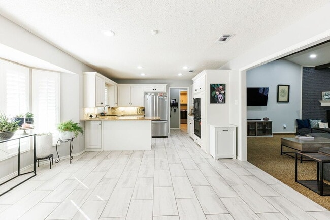 Photo - Discover Your Oasis: Spacious 3-Bed Lubboc... Apartamento