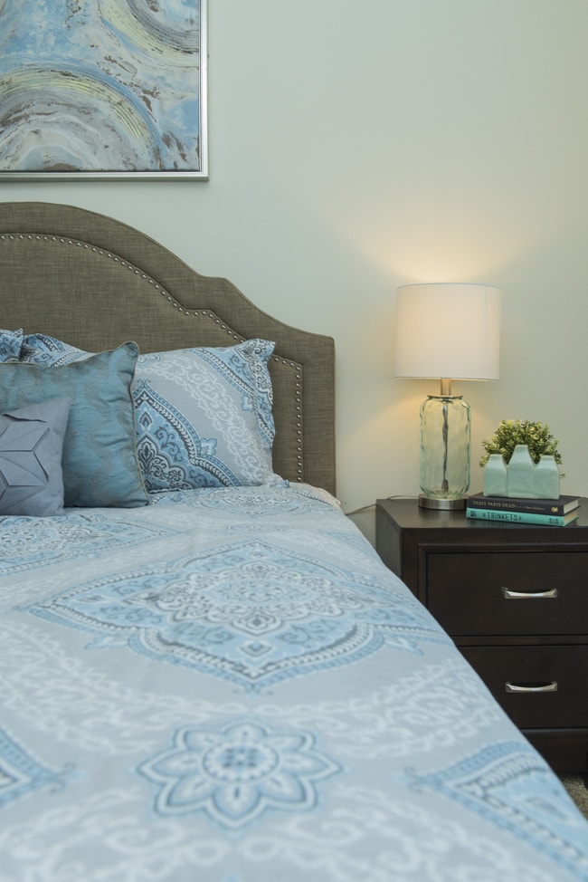 Bedroom- Queen bed
