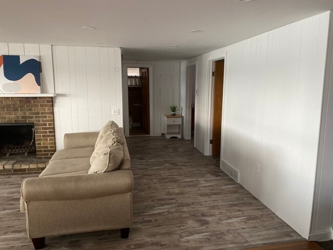 Photo - 1431 Lake Dr