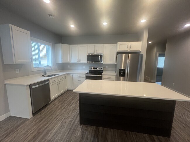 Photo - 6880 68th St S