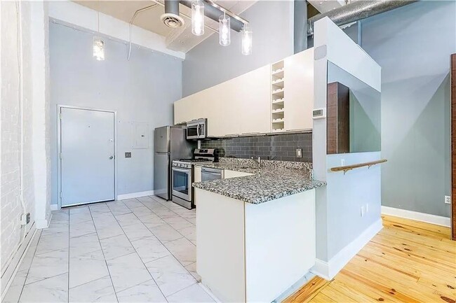 Photo - 210 Walker St SW Unit 1