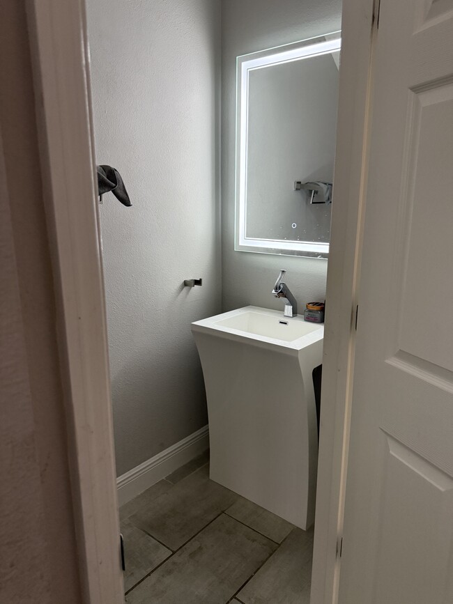 Photo - 2963 Upper Park Rd