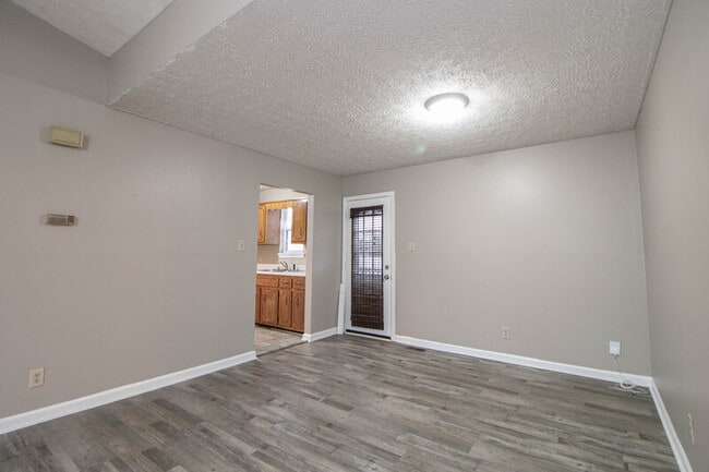 Photo - 131 Lillian Dr