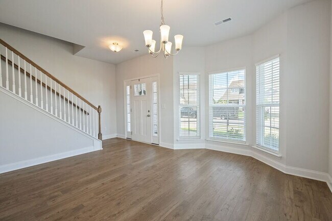 Photo - 207 Taunton St