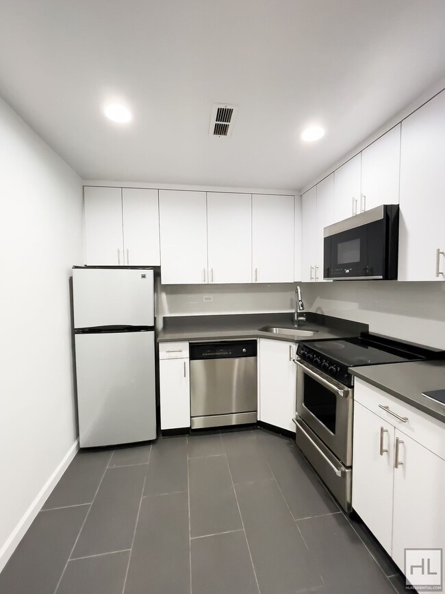 Photo - EAST 69 STREET Unit 10A