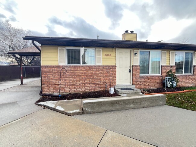 Building Photo - Riverside 2803-05 Unit 2803