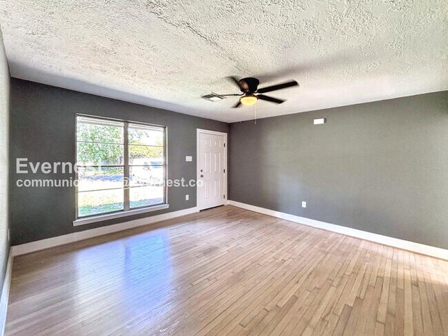 Photo - 413 Brown Dr