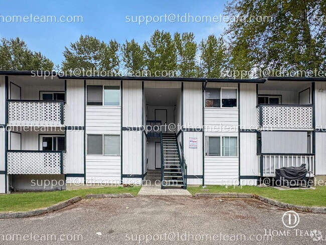 Building Photo - "Charming 2-Bed Retreat in Tacoma – Cozy 7... Unit 2 Rental