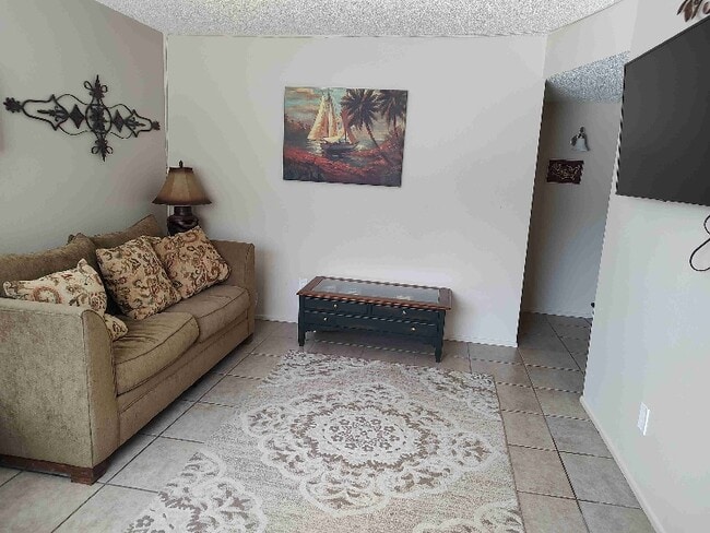 Photo - 530 Murphy St