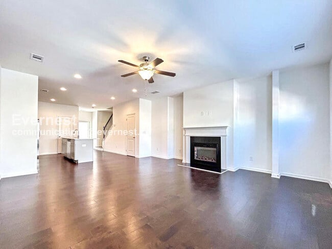 Photo - 911 Ambient Way