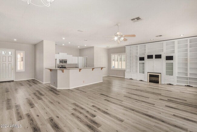 Photo - 362 N Ashley Dr