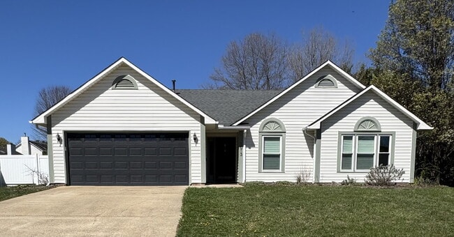 Photo - "Charming 3-Bedroom Retreat with Fireplace & Hardwood Floors in Fletcher, NC"