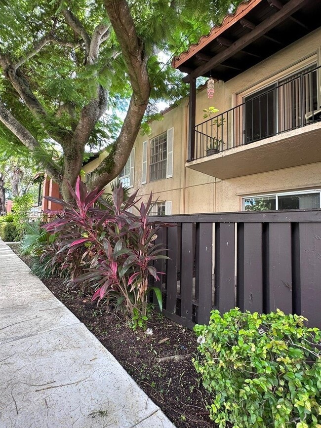 Photo - 10786 N Kendall Dr Unidad D13