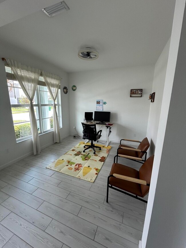 Photo - 12808 SW Eleanor Dr